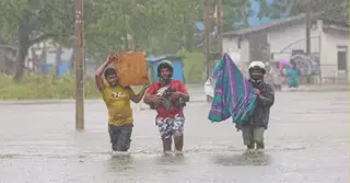 ঘূর্ণিঝড় ডিটওয়ার আঘাতে লণ্ডভণ্ড শ্রীলঙ্কার কয়েকটি অঞ্চল, মৃতের সংখ্যা বেড়ে ১২৩